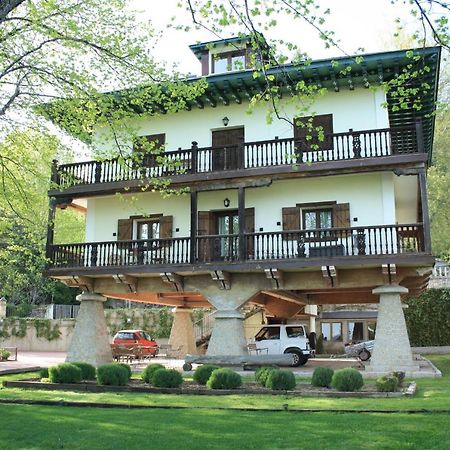 El Hórreo Apartamento Miraflores de la Sierra Exterior foto